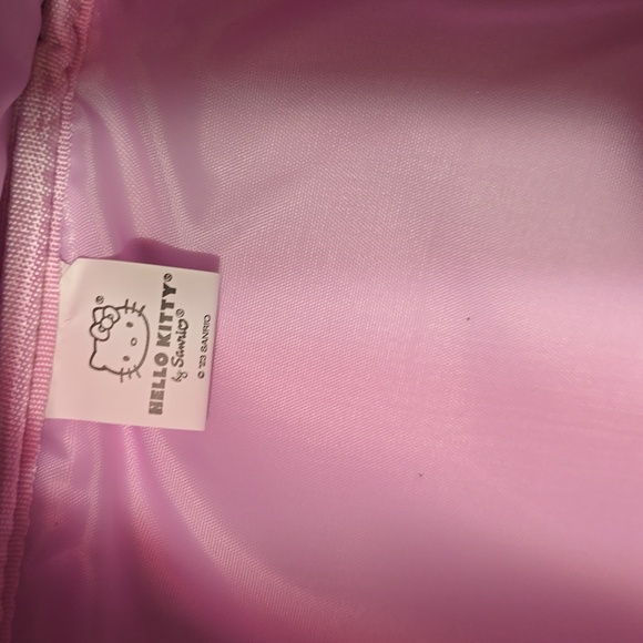 BNWT. Sanrio HELLO KITTY Beauty Travel Case with handle! - Picture 9 of 9